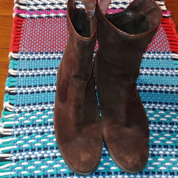 Brown Suede distressed boots - Picture 4 of 4